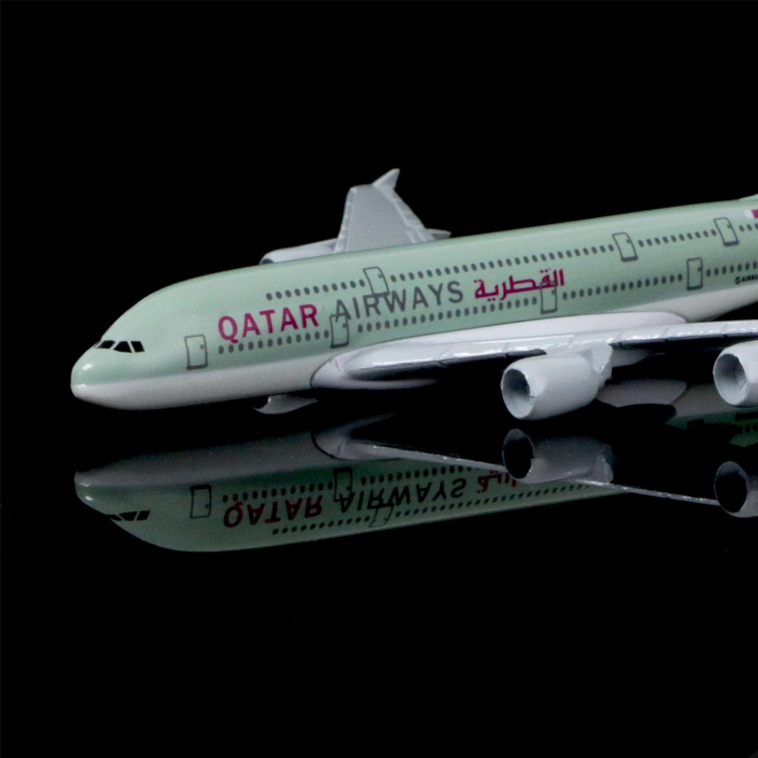 1:400 16cm Air Bus A380 Qatar  - Party Games Bus recensie en prijs